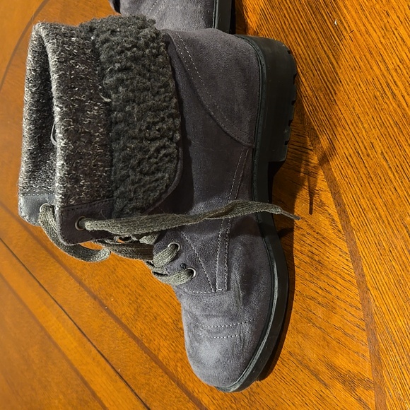 Women's grey boots - Picture 3 of 5